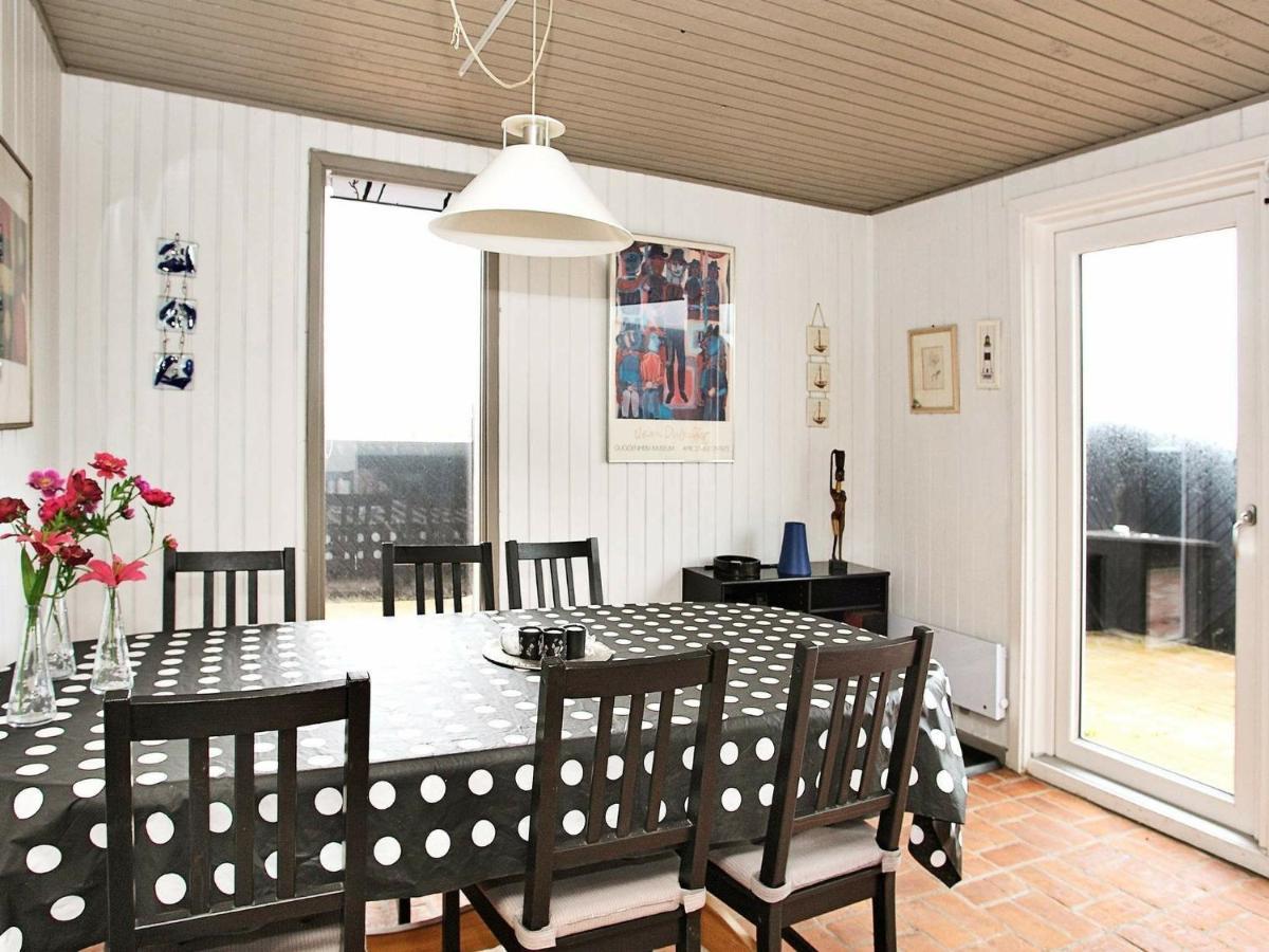 6 Person Holiday Home In Блокхус Номер фото
