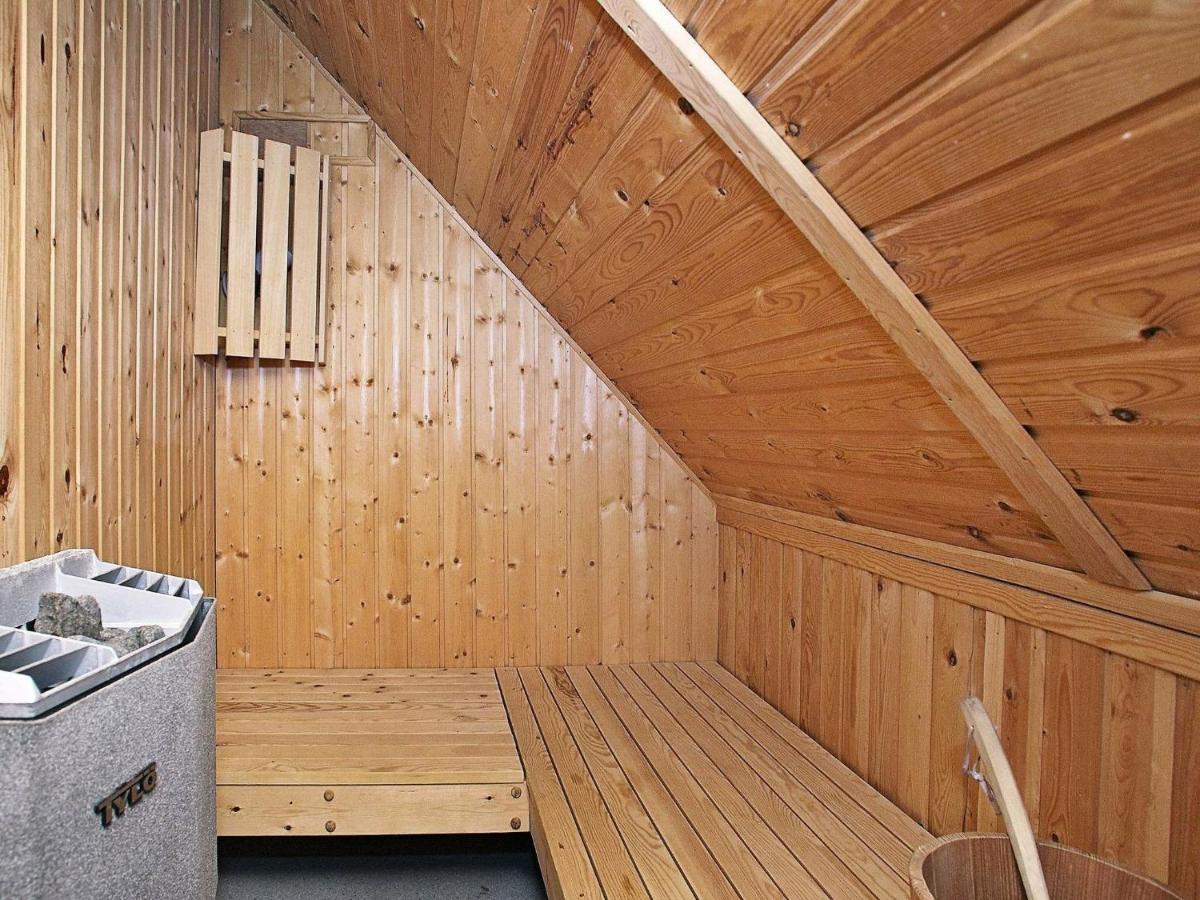 6 Person Holiday Home In Блокхус Номер фото